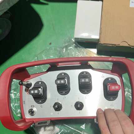 全新欧姆无线遥控器，型号110125，DC24V，ABS外壳