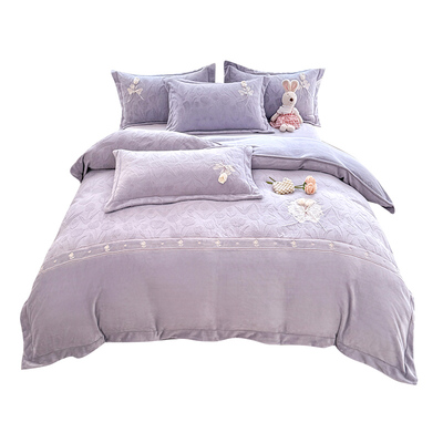 2025新款雕花牛奶绒四件套轻奢高级感珊瑚绒法兰绒防静电刺绣冬