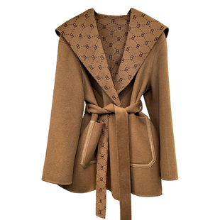欧版时髦设计感连帽系带双面毛呢大衣秋冬女士印花羊毛短款外套