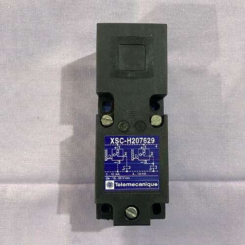 议价施耐德XSCH207629方形传感器接近开关电感式传感器限位开关