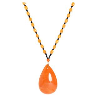 新中式春夏新款仿琥珀蜜蜡吊坠国风项链女长款毛衣链大气挂件配饰