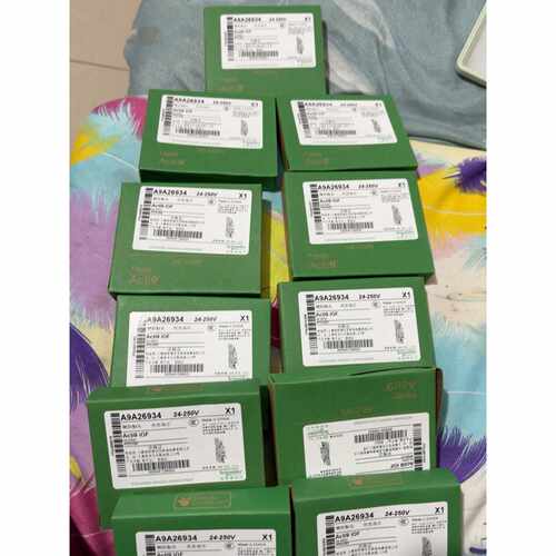 下单前咨询施耐德A9A26934 全新11个 标价不