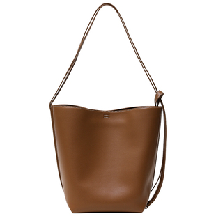 大容量水桶包2025新款秋双肩包多种背法单肩包时尚流浪斜挎包包女