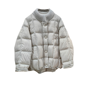 米灰色针织立领拼接短款羽绒服女冬新款韩系小个子方格白鸭绒外套