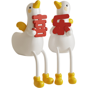 可爱鸭子情侣吊脚娃娃摆件女生儿童房卧室一字板洞洞开放格装饰品