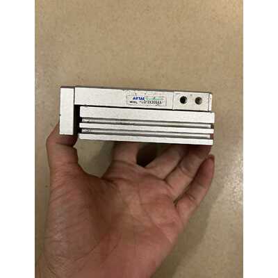 下单前咨询亚德客气缸 HLQ12X30SAS，拆机 成色如图