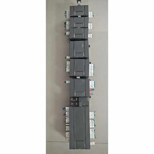 议价西门子S7-200系列PLC一套，型号216-2BD23-0
