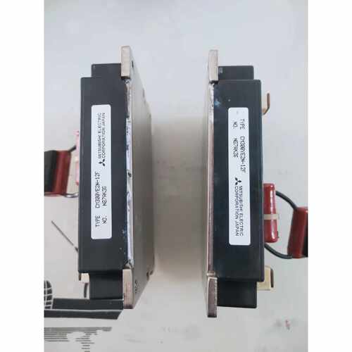 （请询价）三菱CM300YE2N12F拆机上面白塑料外壳有裂纹