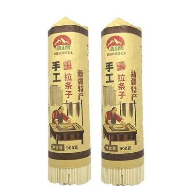 新疆拉条子麦山雪手工拉条子拉面