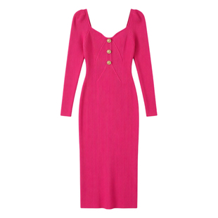 春装女款2026年新款针织连衣裙女秋冬高级感方领内搭长款毛衣裙子