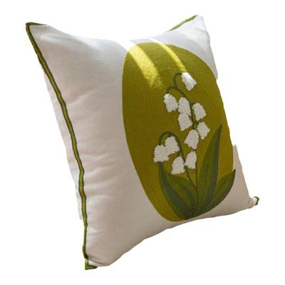 依兮立体刺绣铃兰花抱枕靠垫