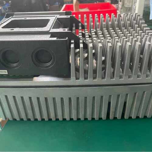 议价供应Lenze伦茨变频器 E82MV752-4B001 质保一年实物拍摄咨询