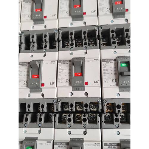 在线议价拆机九成新LS空气开关ABS53C40A,数量几十个，喜欢的
