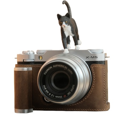 SVEN富士新品XM5牛皮底座保护壳