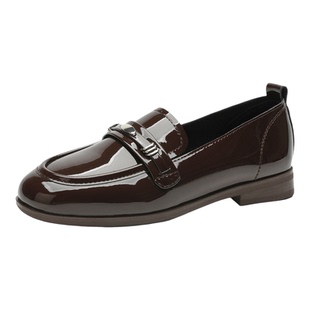 星期六棕色复古乐福鞋女2026春季新款配裙子金属扣漆皮亮面小皮鞋