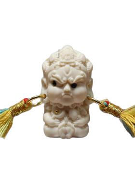 黄财神个性雕刻件吊坠