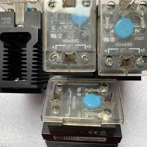 溢价-HD4890快达固态继电器90A、480V，带散热底座跟热敏