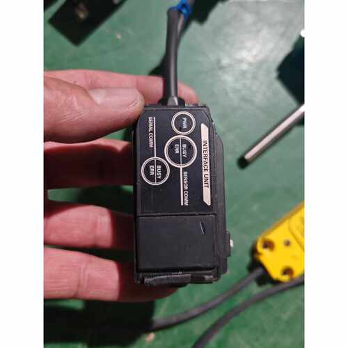 欧姆龙传感器ZX2SF11成色如图需要联系，议价商品