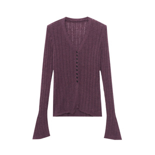 早春新款零压感亲肤显瘦V领坑条肌理喇叭袖针织衫