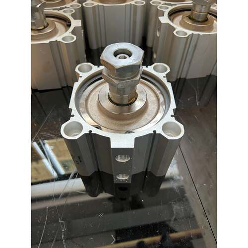 CDQ2B125-20DCZ SM 内螺纹方缸