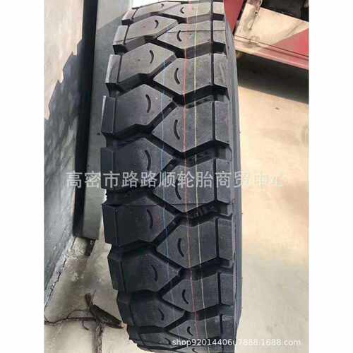 矿山自卸车载重胎1200R2020实心轮胎