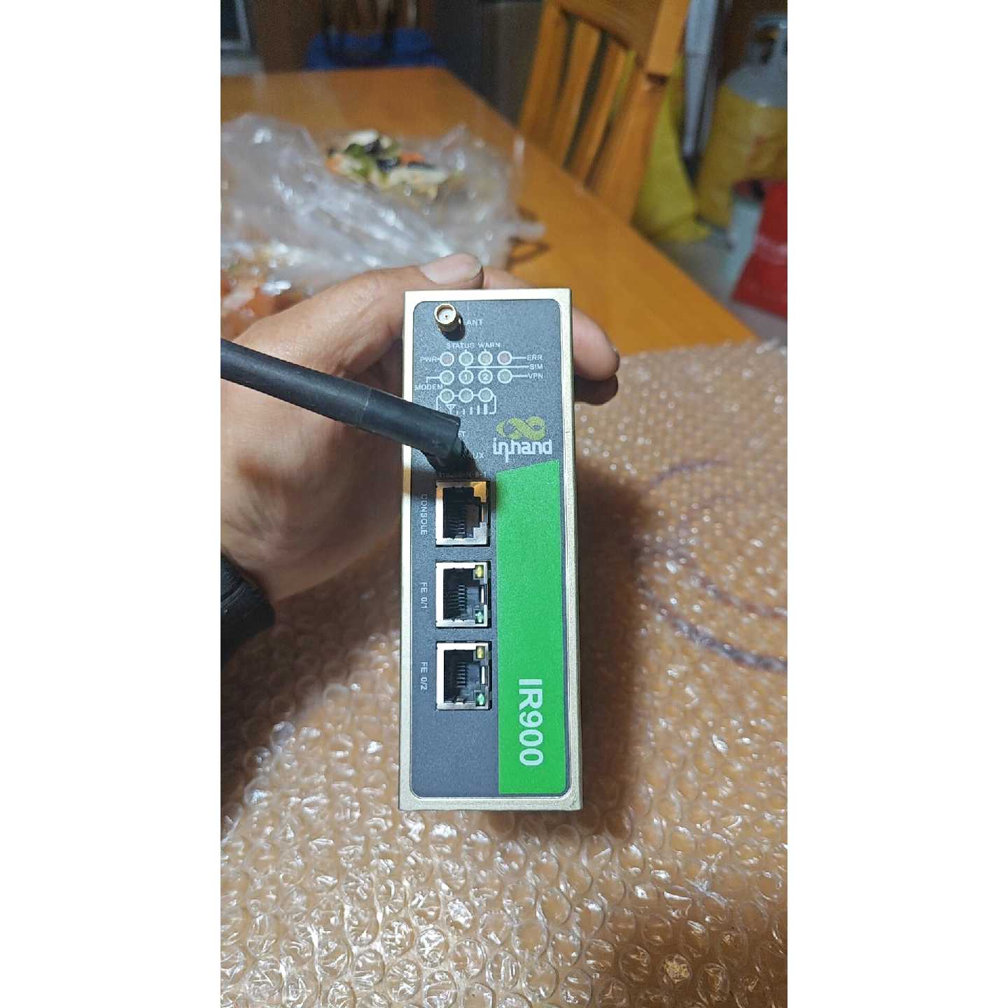 【议价-可维修】工业级无线路由器 inhand IR912L 可插两张 全新/