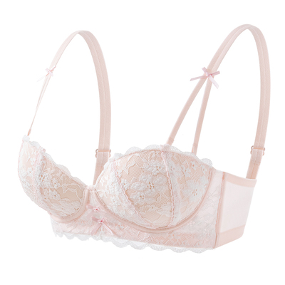 依柚小胸聚拢显大甜美蕾丝内衣女