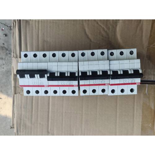 在线议价ABB空气开关，3P，C25，4个，C40，2个400V，正