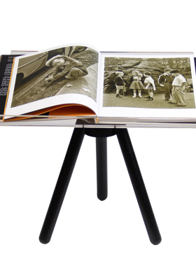 轻奢风书报架杂志英文落地摆件