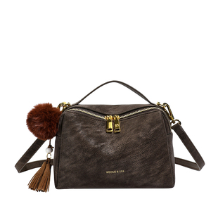 今年流行爆款小包包女2026新款超火小众复古枕头包百搭单肩斜挎包