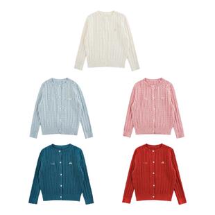 幼悠女童樱桃绣花毛衣开衫春季俏皮可爱细腻软糯复古绞花休闲上衣