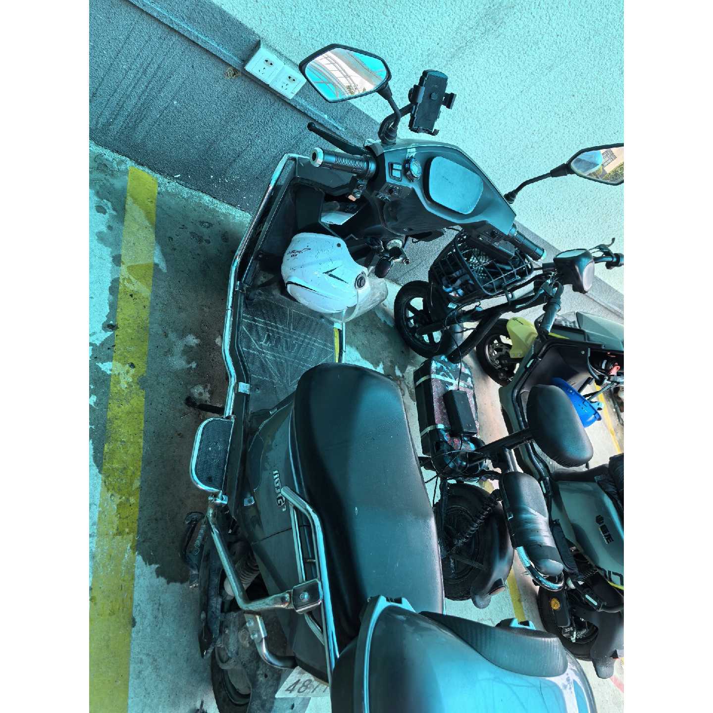 出售一台72V小刀品牌电动车。电动车状况良好,适合日常代步使