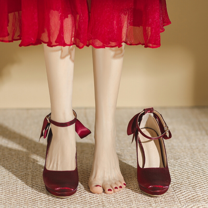法式红色结婚鞋新娘鞋新款中式秀禾婚纱两穿订婚敬酒服高跟鞋粗跟