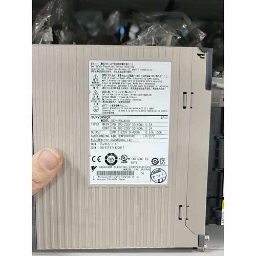 下单前咨询安川SGDV-R90A01B，正常拆机件，成色八九新，功能包