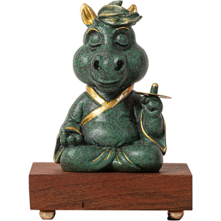 创意2026马年新款午马大师摆件一指赚钱生日礼物办公室桌面装饰品
