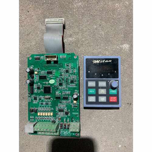 在线议价米兰变频器 M2000-VT4 380V 后面看不出来了 可
