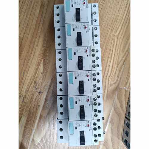 询价3RV1011-0FA10  2pcs