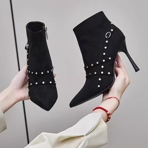 黑色法式时尚2025秋冬新加绒尖头细跟高跟绒面短靴侧拉链显瘦女靴