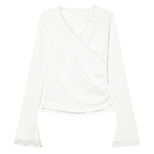 白鹿语V领内里磨毛打底衫冬款拼蕾丝花边交叠门襟微弹T恤女