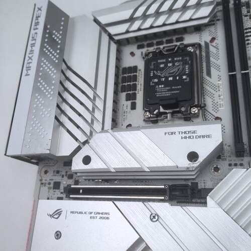 议价华硕 ROG MAXIMUS Z790 APEX 主板，玩家维修