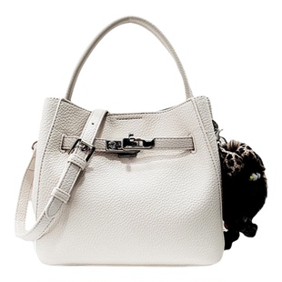 cocoarlene包包新款时尚软皮水桶包百搭洋气小众设计手提斜挎包潮