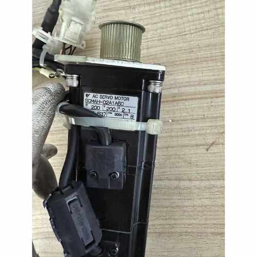 YASKAWA SGMAH02A1A6C AC SERVO