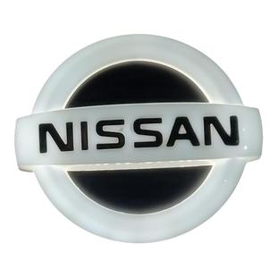 适用日产车标灯骐达奇骏骏逸骊威公爵尼桑led发光后尾车标改装灯