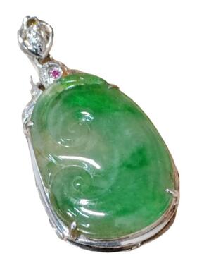 缅甸天然翡翠A货缅料透飘绿吊坠