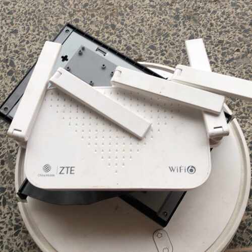 议价中兴E2633千兆双频wifi6路由器功能正常送电源一个适用