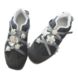 韩版珍珠鞋花高级感芭蕾风鞋带扣串珠花朵银色蝴蝶结鞋子运动配饰