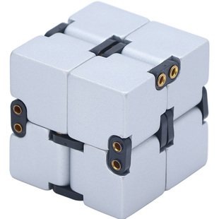 毕业生日礼物男10十岁男孩子弟弟小学生奖品12初中男生稀奇古怪的