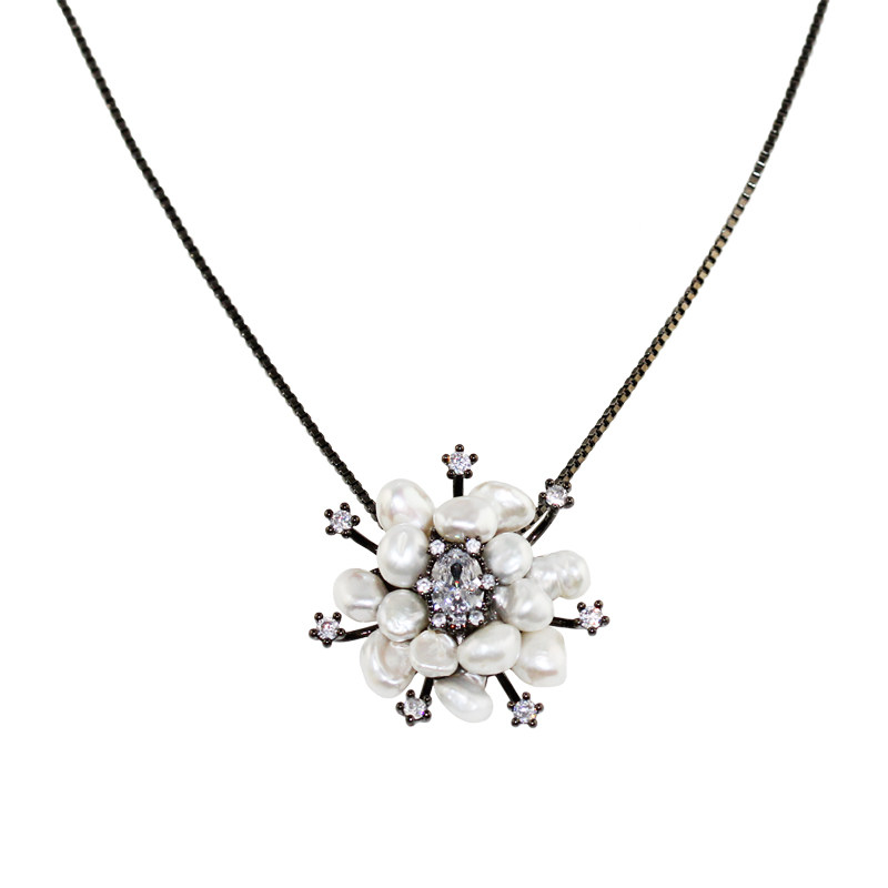 凡妮莎韩国进口复古优雅纯手工制天然异形珍珠水晶项链毛衣链 B01