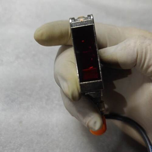 溢价-巴鲁夫激光传感器，BOS  21M-NA-LE10-S4，正