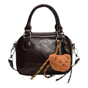 高级感复古小包包女2025新款秋冬流行百搭斜挎包超火手提保龄球包